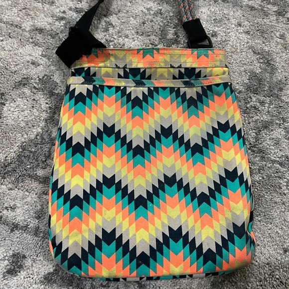 *3 for $20 Kavu cross body purse - Picture 5 of 5